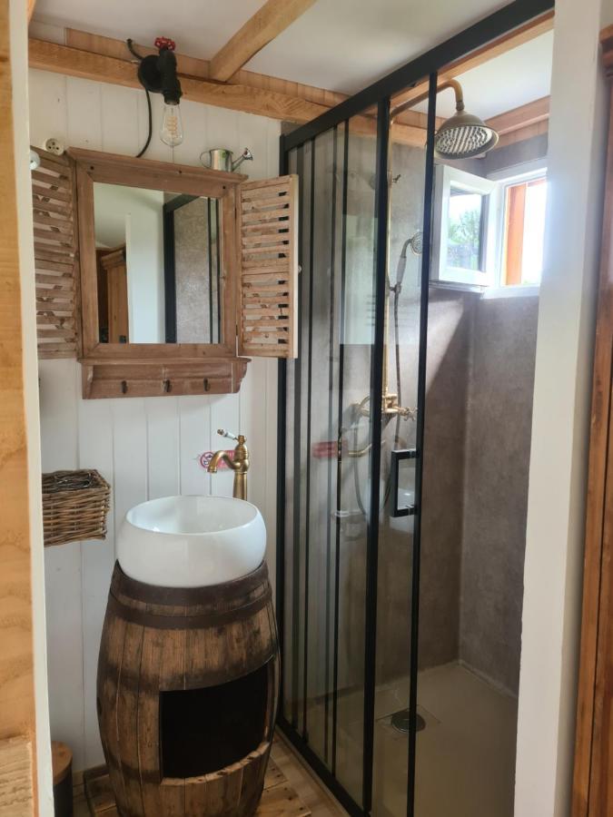 Les Milles Bottes Et Ses Roulottes Villa Encausse-les-Thermes Eksteriør billede
