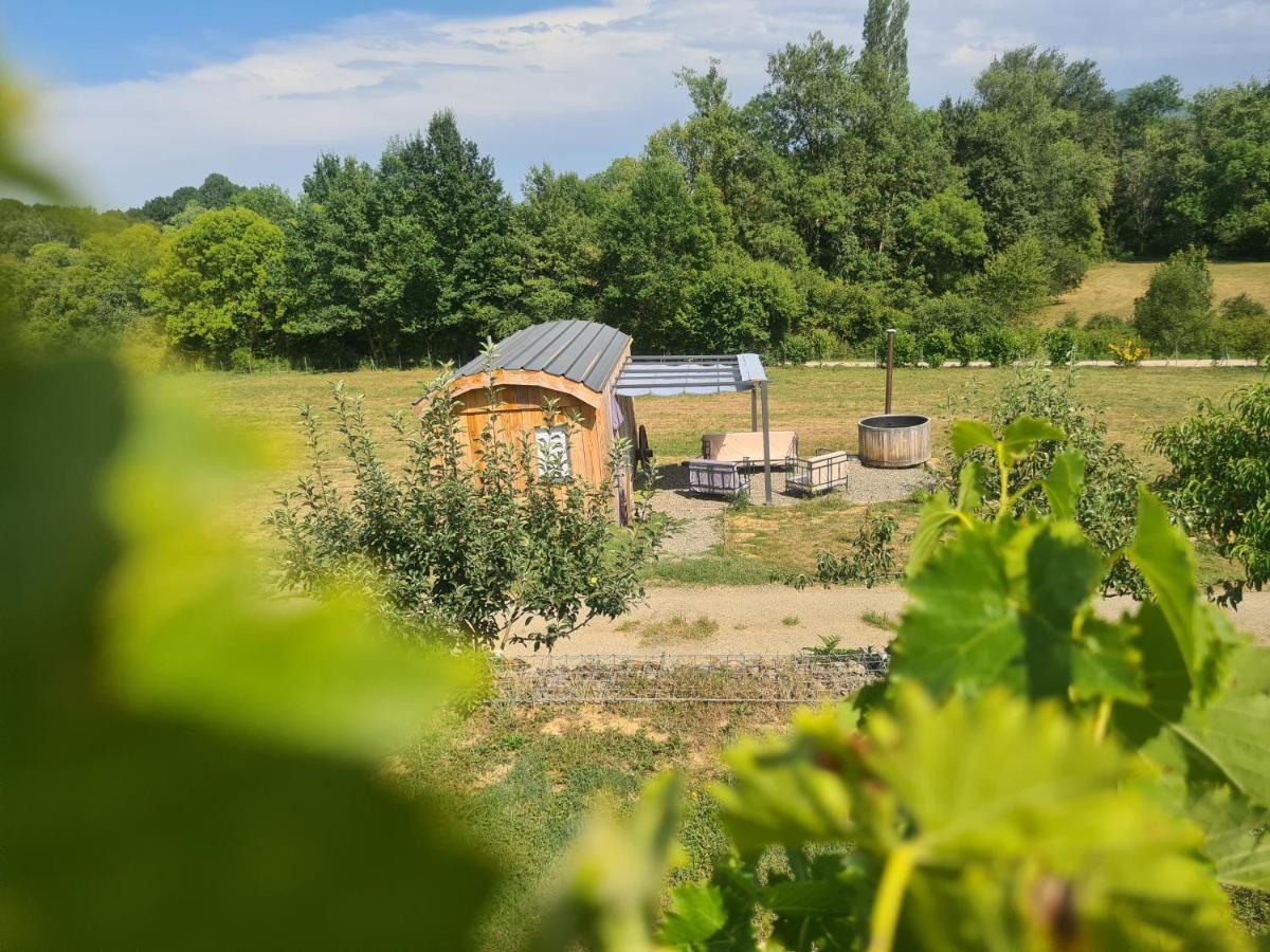 Les Milles Bottes Et Ses Roulottes Villa Encausse-les-Thermes Eksteriør billede