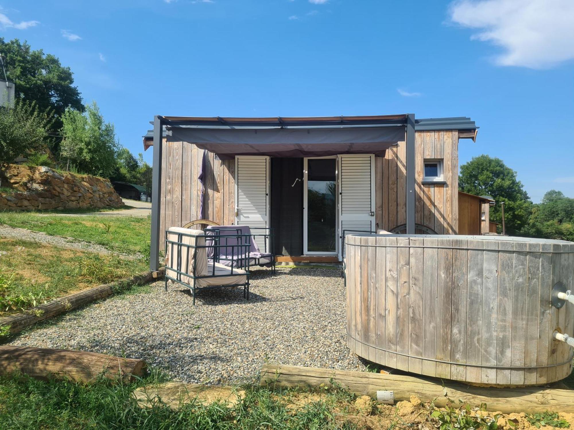 Les Milles Bottes Et Ses Roulottes Villa Encausse-les-Thermes Eksteriør billede